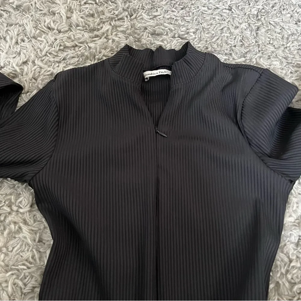 Abercrombie and Fitch Black zip up long sleeve body suit size medium